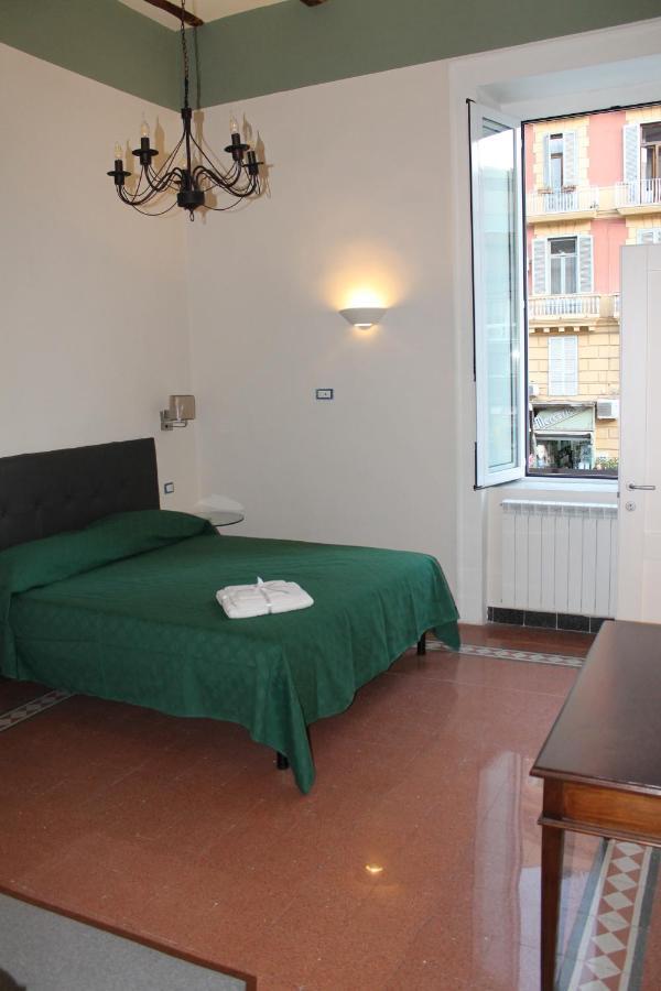 Mergellina 121 Apartment'S Rooms Napoli Bagian luar foto